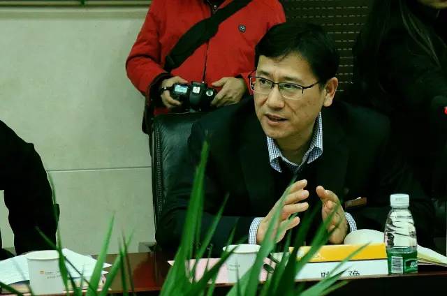 互動結(jié)束后華潤燃氣的陳豫總也對各位達人們提出的問題一一作出解答，可是讓大家伙兒們相當滿意呢！