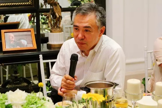 就藝術(shù)品投資收藏、人工智能、基因檢測(cè)等話題，劉東曉博士一一做了分析講解。