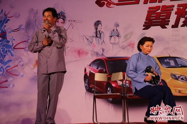 戲曲演員劉海功表演的《月下相會》經(jīng)典生動，詼諧幽默。