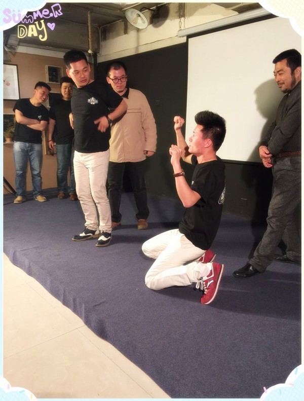 難度增加，連動作都由觀眾設(shè)定~行軍打仗中，路飛是有多怕死？