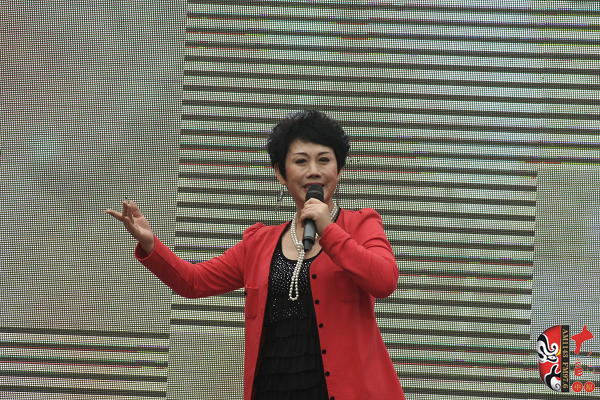 著名豫劇表演藝術(shù)家魏俊英現(xiàn)場演唱豫劇《紅菊》選段“十祝福”、《五世請纓》選段“先王爺封我是個長壽星”