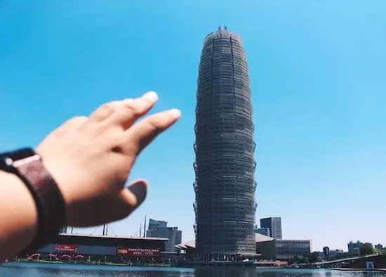 鄭州的新高度，鄭州會展賓館，高280米。