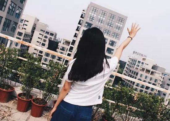 你問我要去向何方，我指向天空的方向。