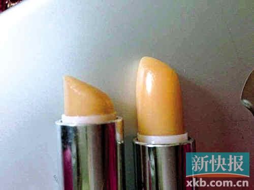 ■蘇小姐將其在專柜和聚美優(yōu)品購買的伊麗莎白雅頓唇膏對比，產(chǎn)品包裝和唇膏顏色明顯不同。