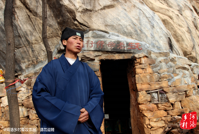 在這個山洞住多久，他沒有時間表，他說要看自己的內心，修行夠了就離開，如果需要繼續(xù)修行，就從這里“安老病死