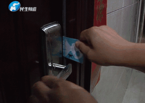 驚！一張卡片秒開防盜門 你家的門還安全嗎？