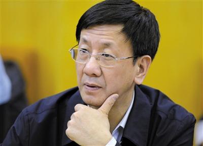 昨日，最高檢檢察長曹建明在遼寧團(tuán)參加“兩高”報告分組審議。記者 陳杰 攝