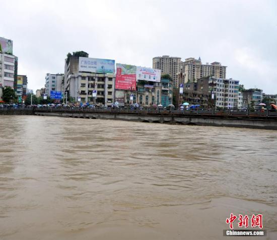 7月15日，貴州湄潭縣普降大到暴雨，遭受二十年一遇的洪澇災(zāi)害。