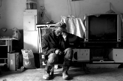 今年73歲的錢智遠(yuǎn)說起女兒錢仁鳳不禁老淚縱橫。