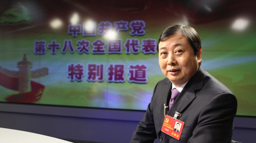 十八大代表，江蘇省江陰市華西村黨委書記、華西集團(tuán)董事長吳協(xié)恩
