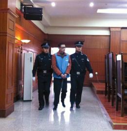 趙勇被帶上法庭。