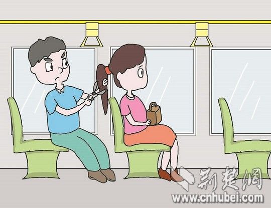 公汽上偷剪女子頭發(fā)。