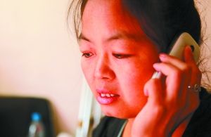 每次給家人打電話，史女士都會很難過。