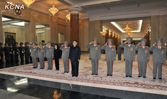 金正恩來到錦繡山太陽宮。圖片來源：朝中社