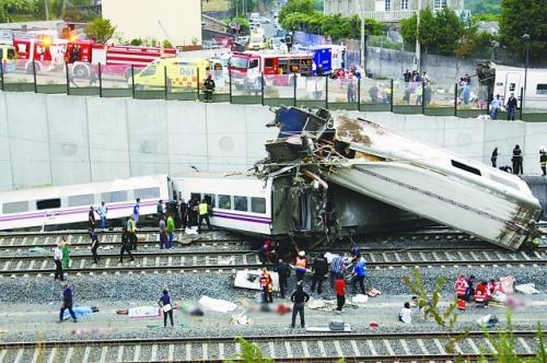 當?shù)貢r間24日晚，西班牙一列火車在圣地亞哥-德孔波斯特拉附近脫軌，造成至少78人死亡、上百人受傷。