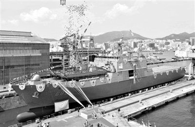 9月11日，韓國(guó)釜山，韓國(guó)海軍新一代登陸艦“天王峰”號(hào)舉行了下水儀式。