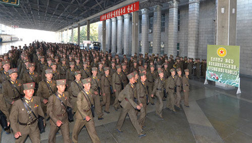朝鮮人民軍連長級連政治指導(dǎo)員日前陸續(xù)抵達(dá)平壤。