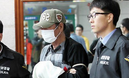 資料圖片：韓國檢方和警方聯(lián)合調(diào)查本部15日對“世越”號客輪的15名船員進行逮捕起訴。