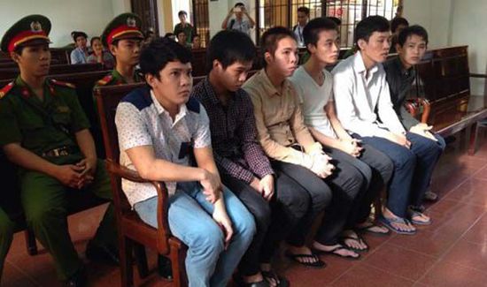 　12月3日，越南邊和市人民法院判處參與反華騷亂的6名罪犯1年至2年6個月不等的有期徒刑。