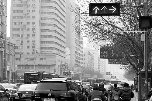 新交規(guī)“黃恐”引發(fā)擁堵？ 這個(gè)真的有！