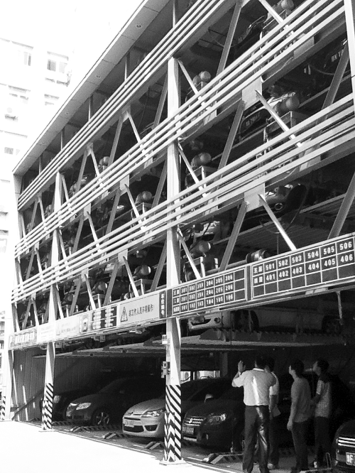 　鄭州新建的28座立體車(chē)庫(kù)，多數(shù)沒(méi)有規(guī)劃許可證