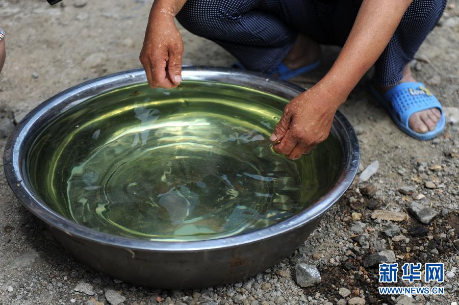地下水成“綠茶”　污染二十多年該誰治？