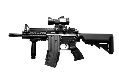 M16步槍，全槍長(zhǎng)：986mm，空槍重：3.26公斤，戰(zhàn)斗全重：4公斤，最大有效射程：800米