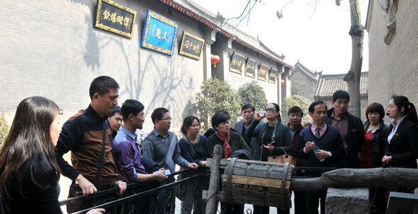 康百萬莊園、杜甫故里景區(qū)迎江蘇旅游踩線團