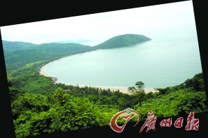 長(zhǎng)長(zhǎng)的沙灘海岸。