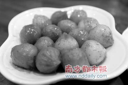 碧紗籠的水晶包,帶著咖啡味。
