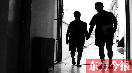 生活節(jié)奏加快，再加上工作壓力大，現(xiàn)在年輕人很容易忽略退休在家、更需要關(guān)心的老人 記者 張曉冬/圖