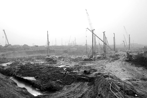 鄭州機(jī)場(chǎng)二期工程已開工建設(shè)。