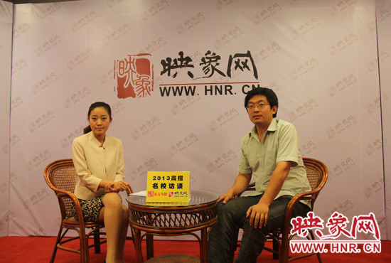 　6月23日，清華大學(xué)河南招生組組長謝旭東做客映象網(wǎng)“2013高招名校訪談”節(jié)目