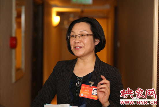 全國(guó)人大代表、商丘市實(shí)驗(yàn)小學(xué)校長(zhǎng)高阿莉做客映象網(wǎng)兩會(huì)微視。