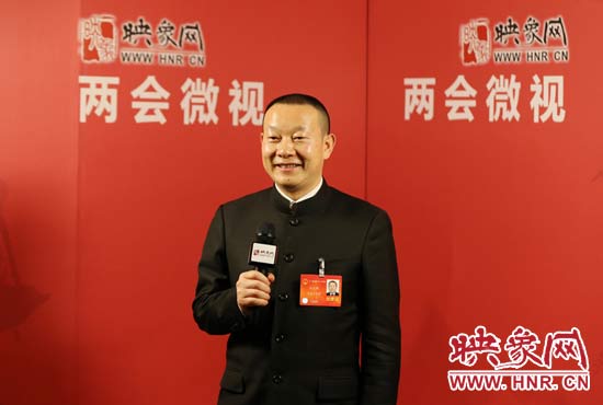 全國(guó)人大代表劉文新接受映象網(wǎng)“兩會(huì)微視”訪談。