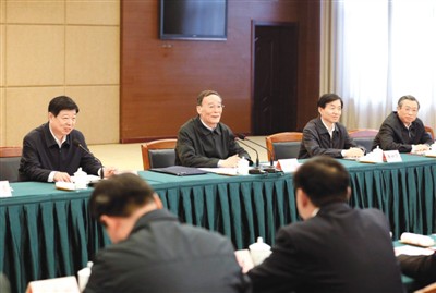 3月25日，王岐山在山東省臨沂市蒙陰縣主持召開蒙陰縣委常委擴(kuò)大會議。