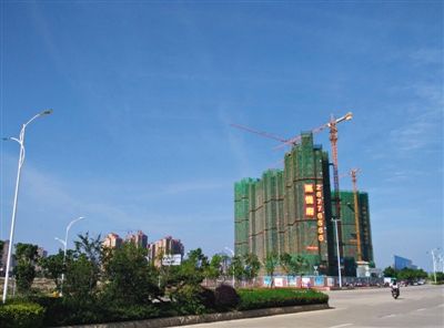 泉州東海片區(qū)海悅府地產(chǎn)項(xiàng)目。該項(xiàng)目開(kāi)發(fā)公司董事蔡俊偉于春節(jié)前被帶走調(diào)查。
