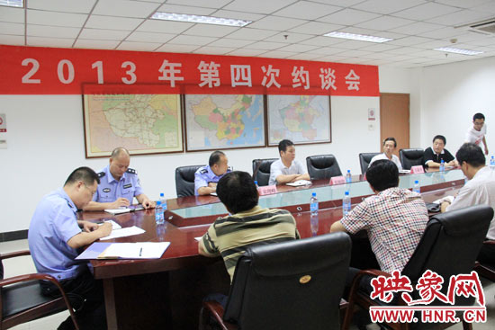 7月4日，河南省公安廳高速交警總隊聯(lián)合有關(guān)部門，對9家多次違法的企業(yè)所屬車輛嚴(yán)重違法情況進行通報。