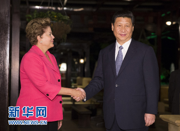 3月27日，國家主席習(xí)近平在南非德班會(huì)見巴西總統(tǒng)羅塞夫。新華社記者 蘭紅光 攝