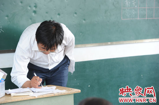 圖為王格現(xiàn)在課堂上。