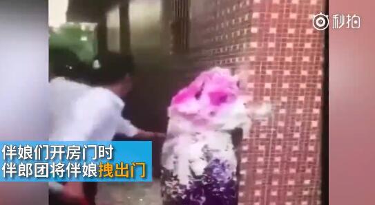 據(jù)澎湃新聞消息，近日廣東江門開平某村又現(xiàn)惡俗婚鬧。男方兄弟團(tuán)去接新娘的時候，先用彩帶對著姐妹團(tuán)狂噴，后來甚至有人用滅火器直接噴伴娘面部，害的伴娘差點(diǎn)被送進(jìn)醫(yī)院。