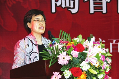洛陽(yáng)市委常委、組織部部長(zhǎng)，洛陽(yáng)市關(guān)心下一代工作委員會(huì)主任陳向平致辭