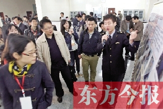 鄭州新鄭綜合保稅區(qū)的成就，引發(fā)了六省媒體記者的關(guān)注
