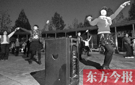 做到既讓跳舞的人有地方，又不影響他人休息，這才是化解矛盾的根本出路