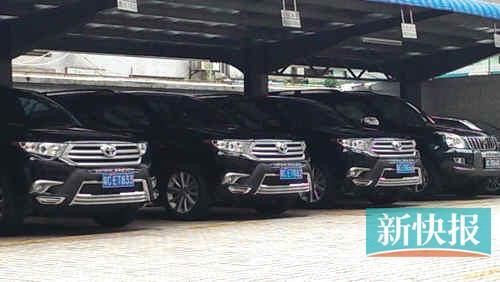 珠海煙草局停車場(chǎng)內(nèi)的三輛漢蘭達(dá)。