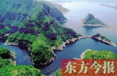碧水藍(lán)天有綠色,是濟(jì)源人生活的愿望。如今,正是因為濟(jì)源有山有水,綠樹成蔭,很多在外工作的濟(jì)源人慢慢選擇回家鄉(xiāng)買房定居。