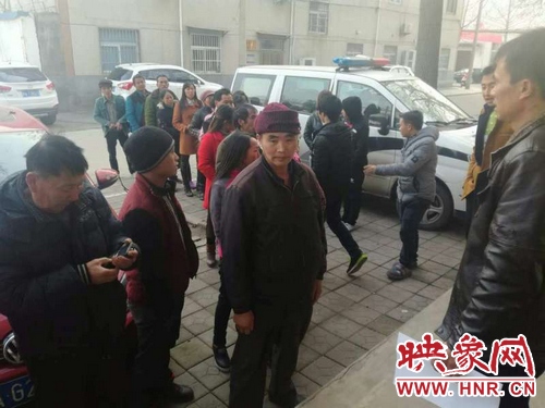 滎陽78名貴州籍農(nóng)民工兄弟拿到工資回家啦！