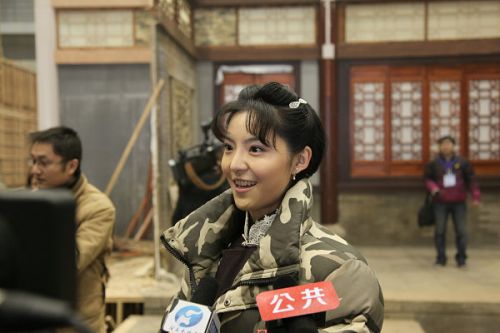《大河兒女》演員接受媒體專訪。