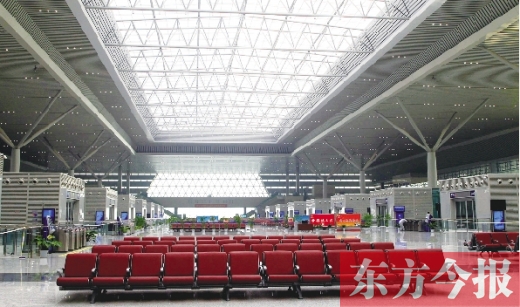 鄭州東站寬敞的候車大廳。未來,鄭州南站建成后,規(guī)模將遠高于鄭州東站