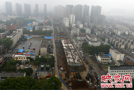 明年春節(jié)前高架橋部分道路將建成通車。